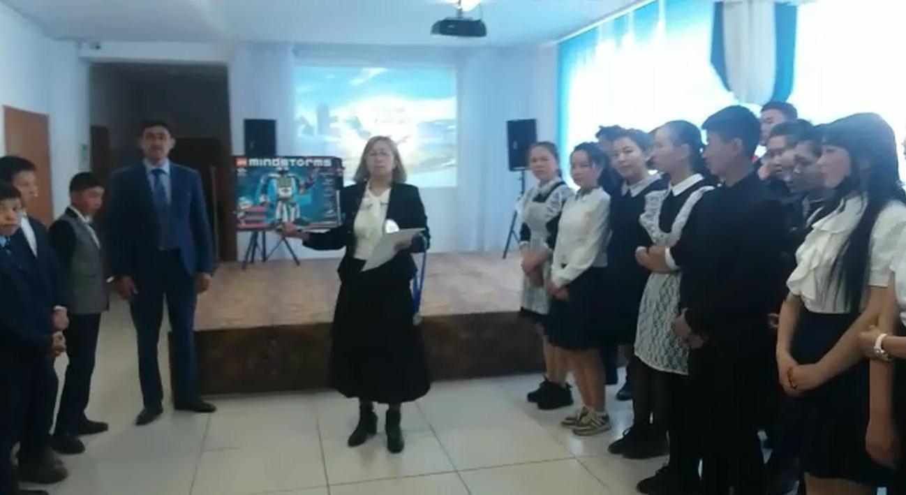 10 жыл бұрын бітірген түлектердің есебінен робот техникасымен қамтамасыз етуі