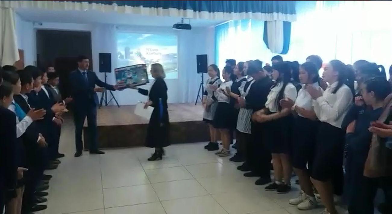 10 жыл бұрын бітірген түлектердің есебінен робот техникасымен қамтамасыз етуі