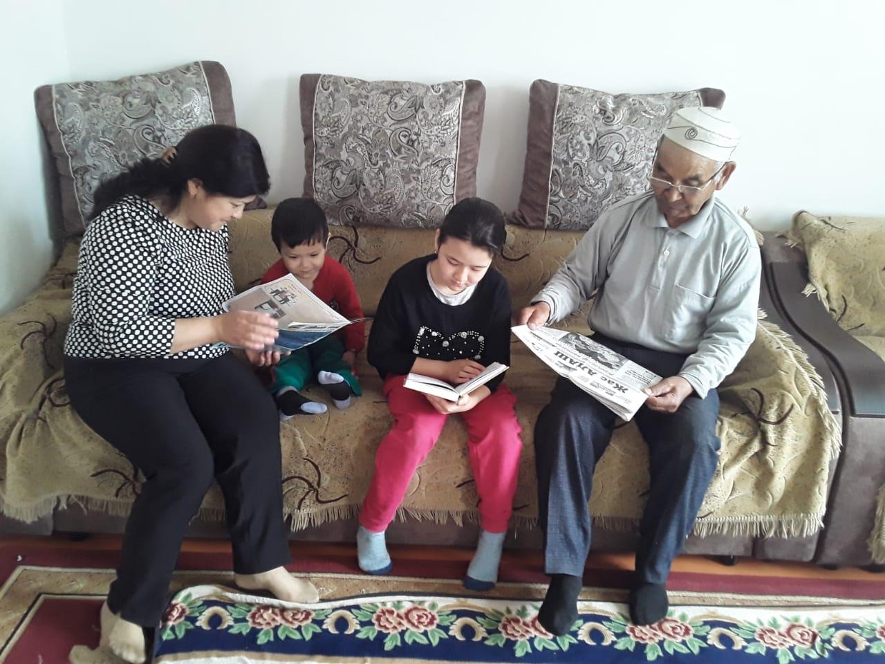 "Балалар жылы" аясында "Бүкіл отбасымен оқимыз " әдеби қонақ бөлмелері